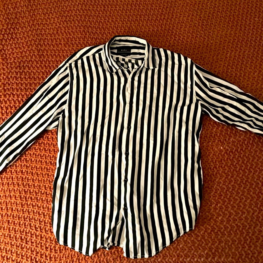 Zara. Medium. Black and white relaxed fit dress shirt